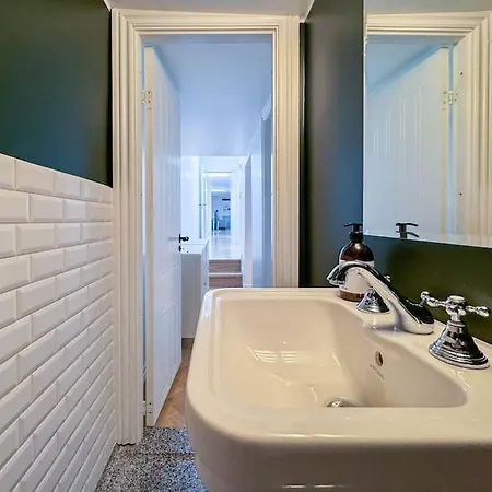 Central Penthouse With Panoramic Private Terrace Appartamento *