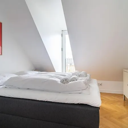 Central Penthouse With Panoramic Private Terrace